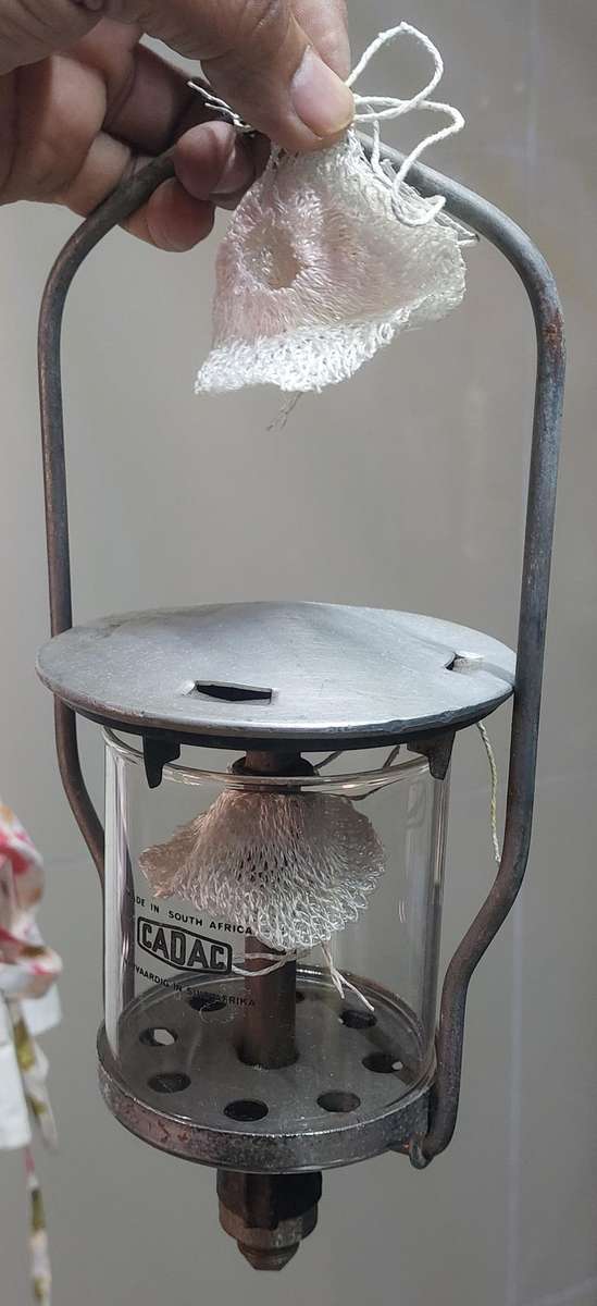 vintage cadac lamp with 2x mantle