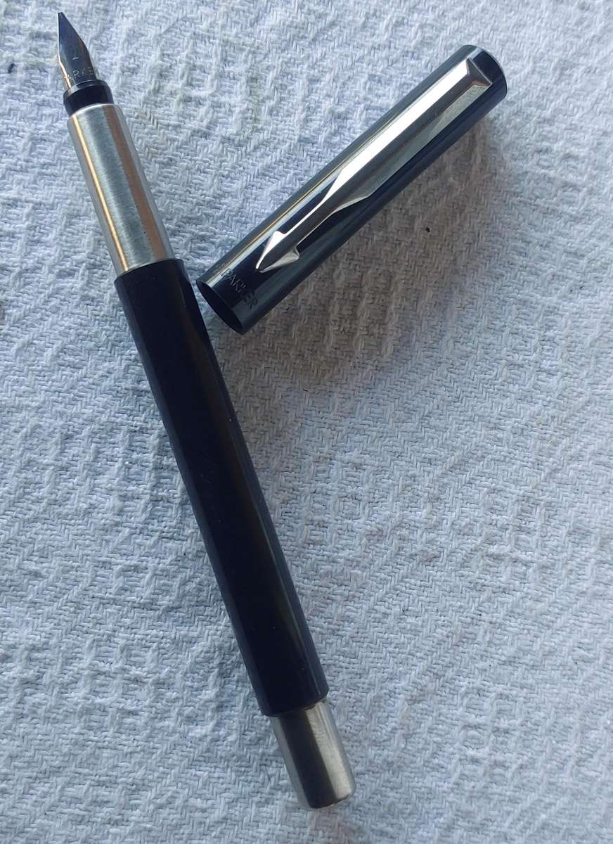 Vintage Parker fountain pen no ink