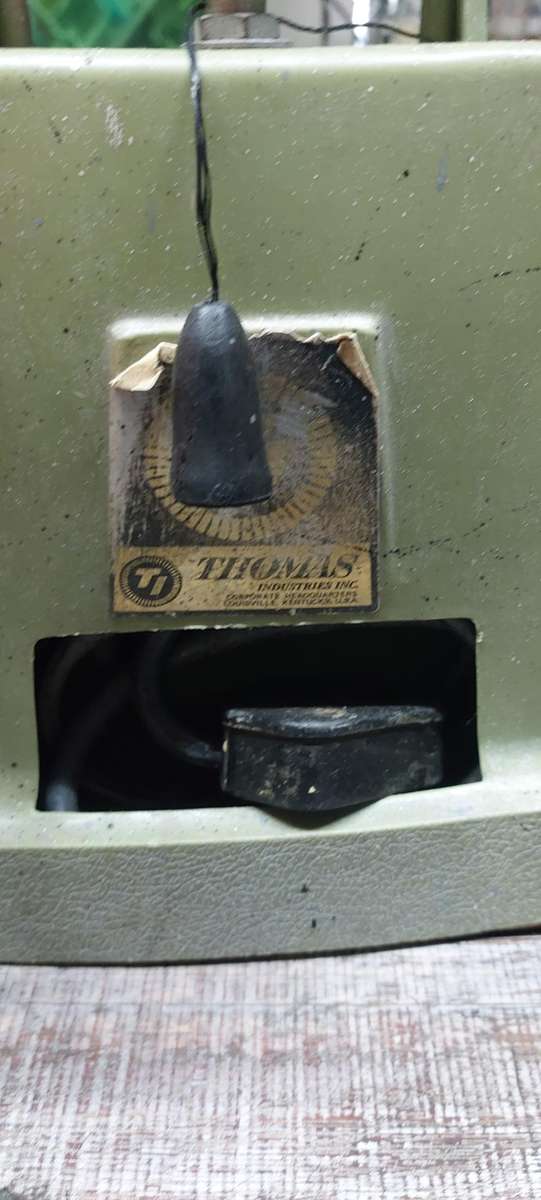 vintage THOMAS  made in England air compressor works 200%