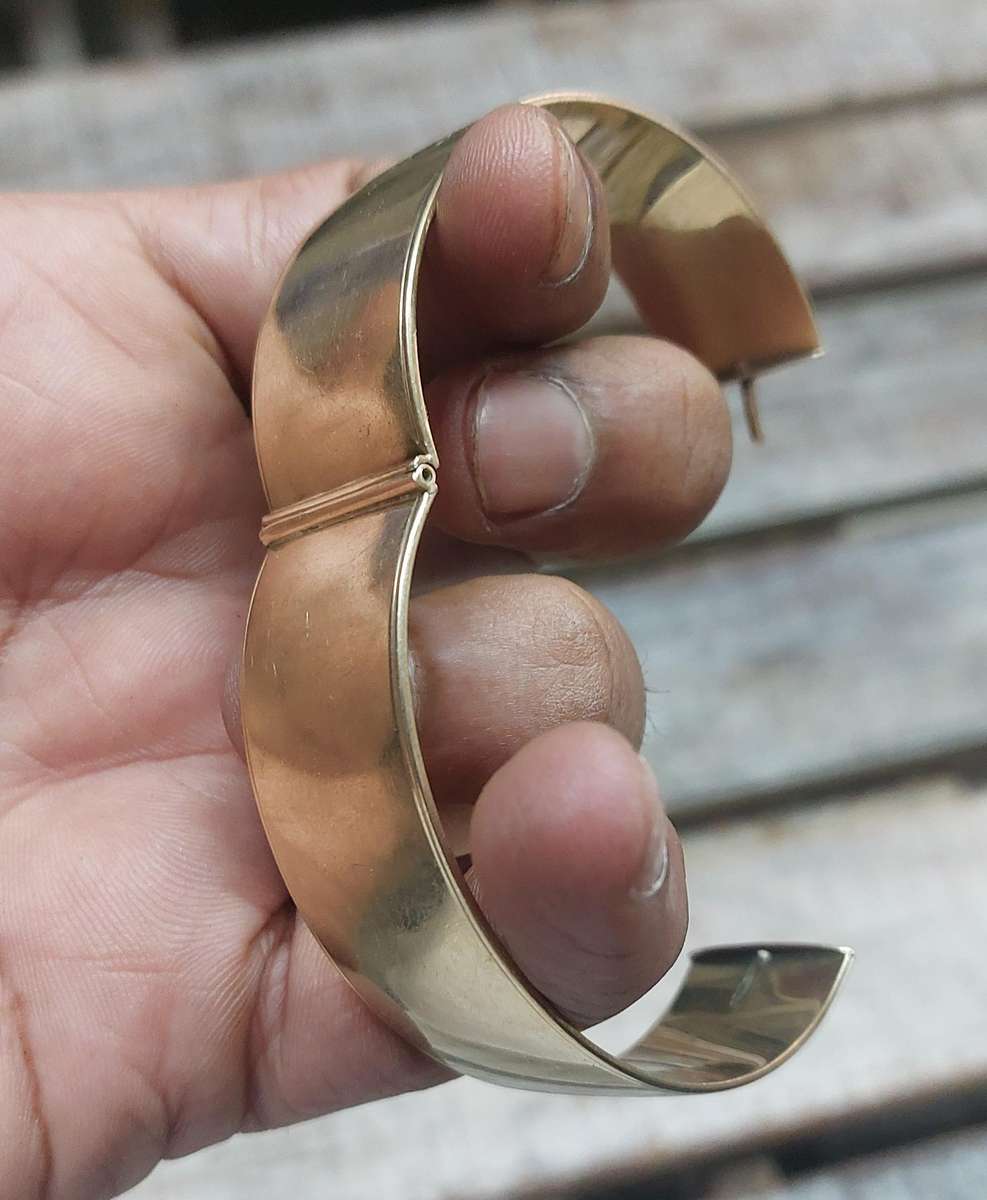 Vintage heavy 9ct gold core cuff read description