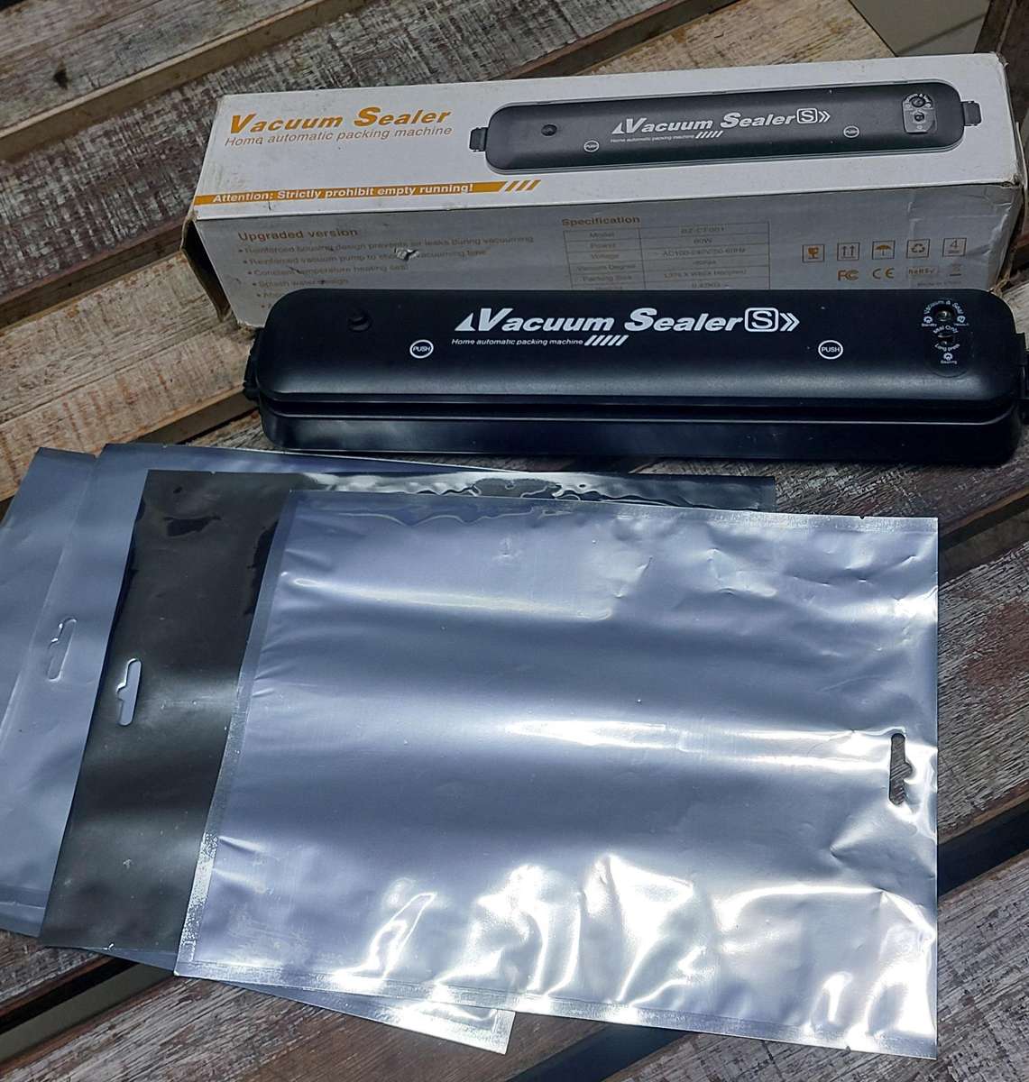 vacuum sealer with bags