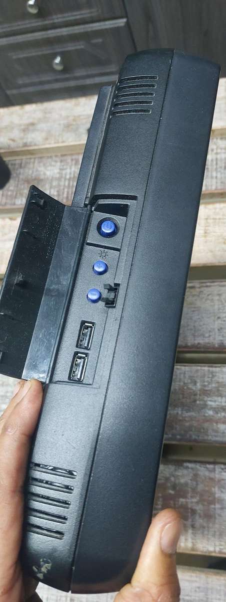 Touch screen retail screen sold as not working