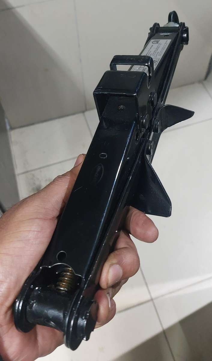 scissor jack never used