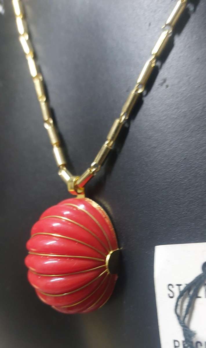 Vintage chain and pendant