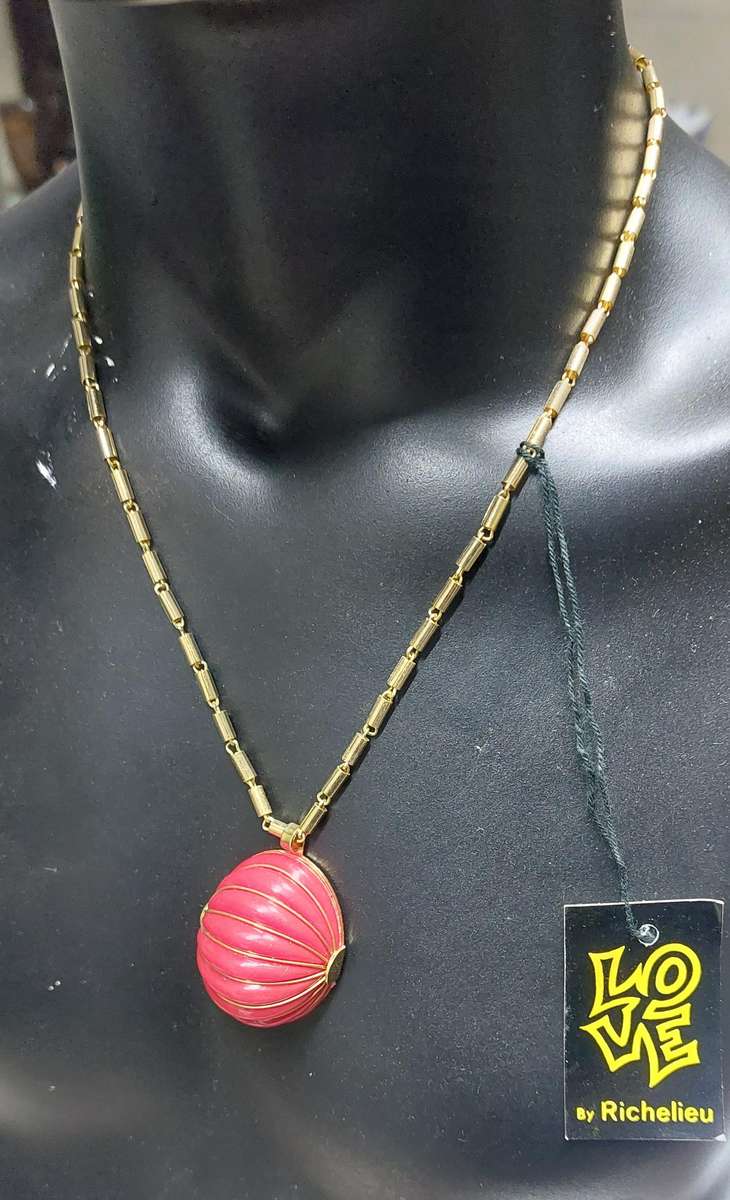 Vintage chain and pendant