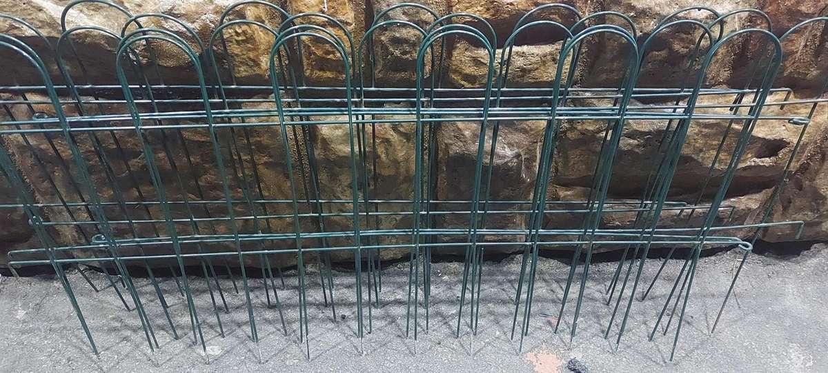 5 Available Green boarder loop garden fence 1 metre side to side and 550cm high