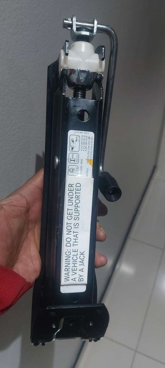 Oem Mercedes-Benz car jack