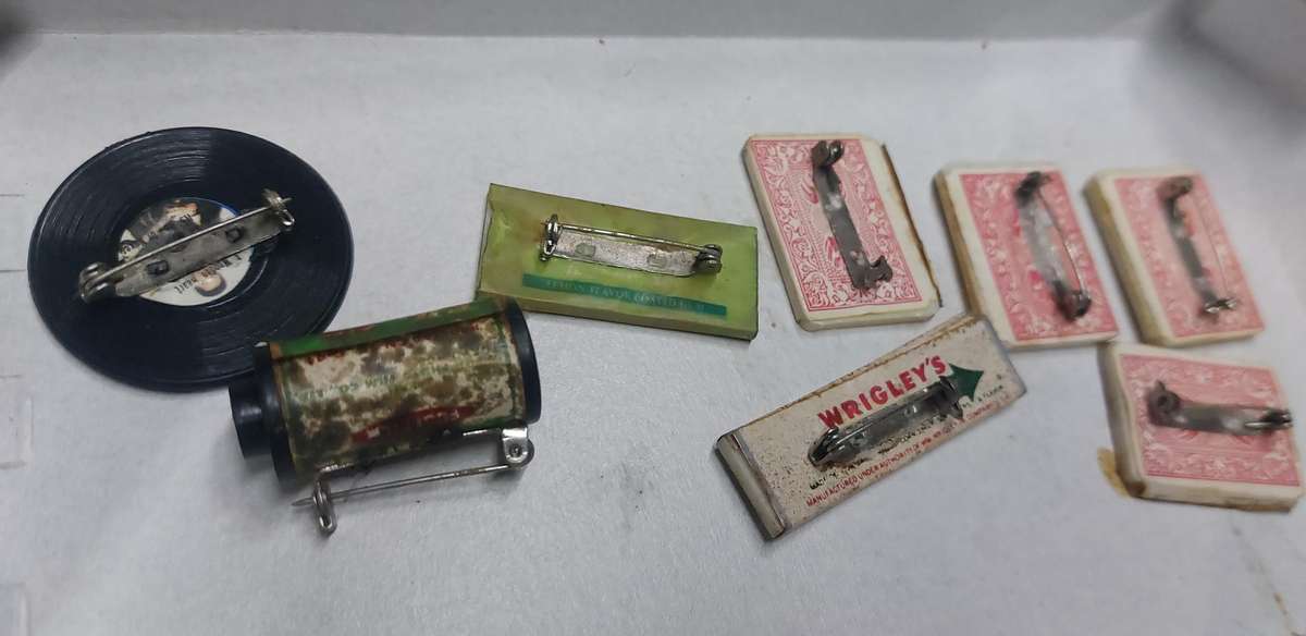 Vintage retro badges bid for all Rare Elvis Lp included