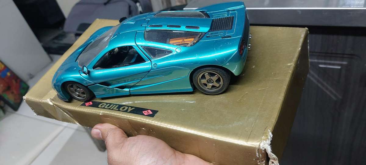 Guiloy large 1/18 dicast Mclaren F1 car see picture