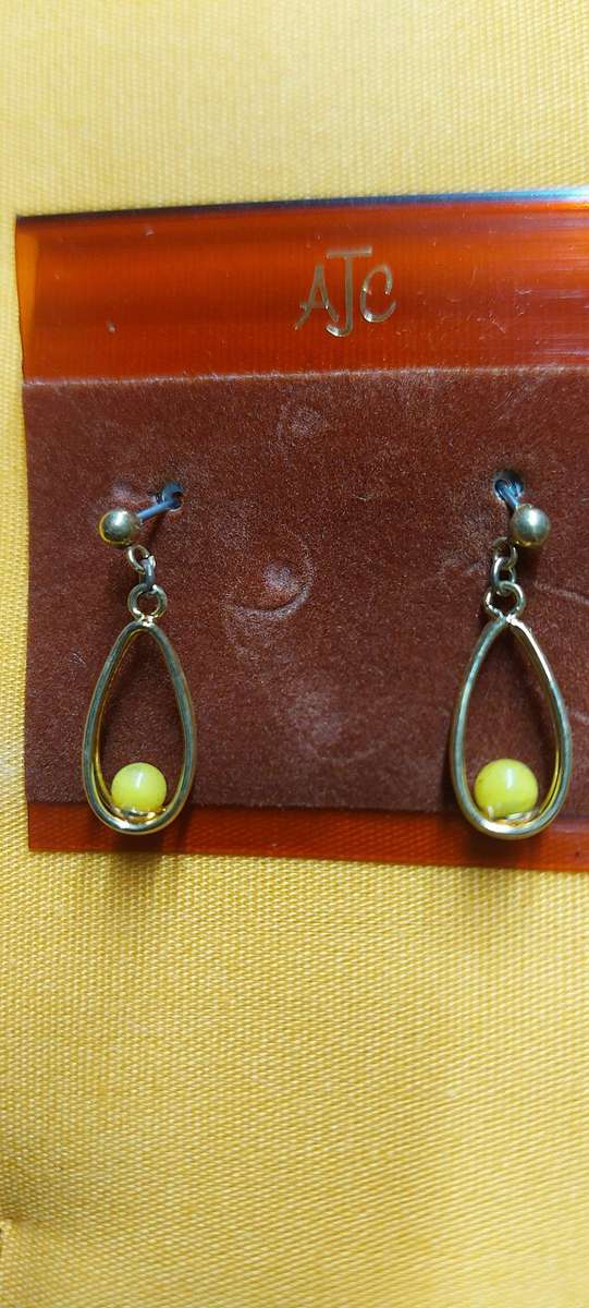 Vintage earings bundle for the lot