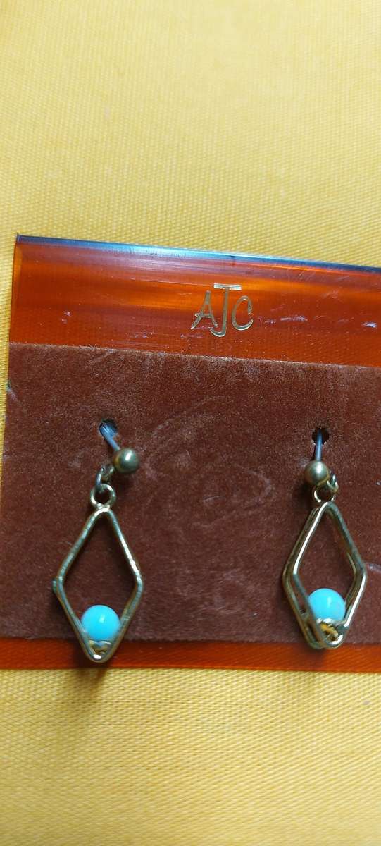 Vintage earings bundle for the lot