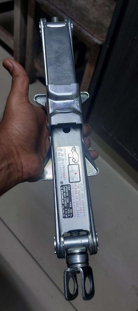 Never used original OEM Honda scissor jack only