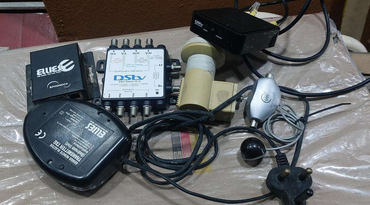 DSTV lot please bid for the lot