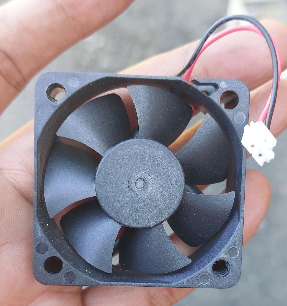 Small 12v fan