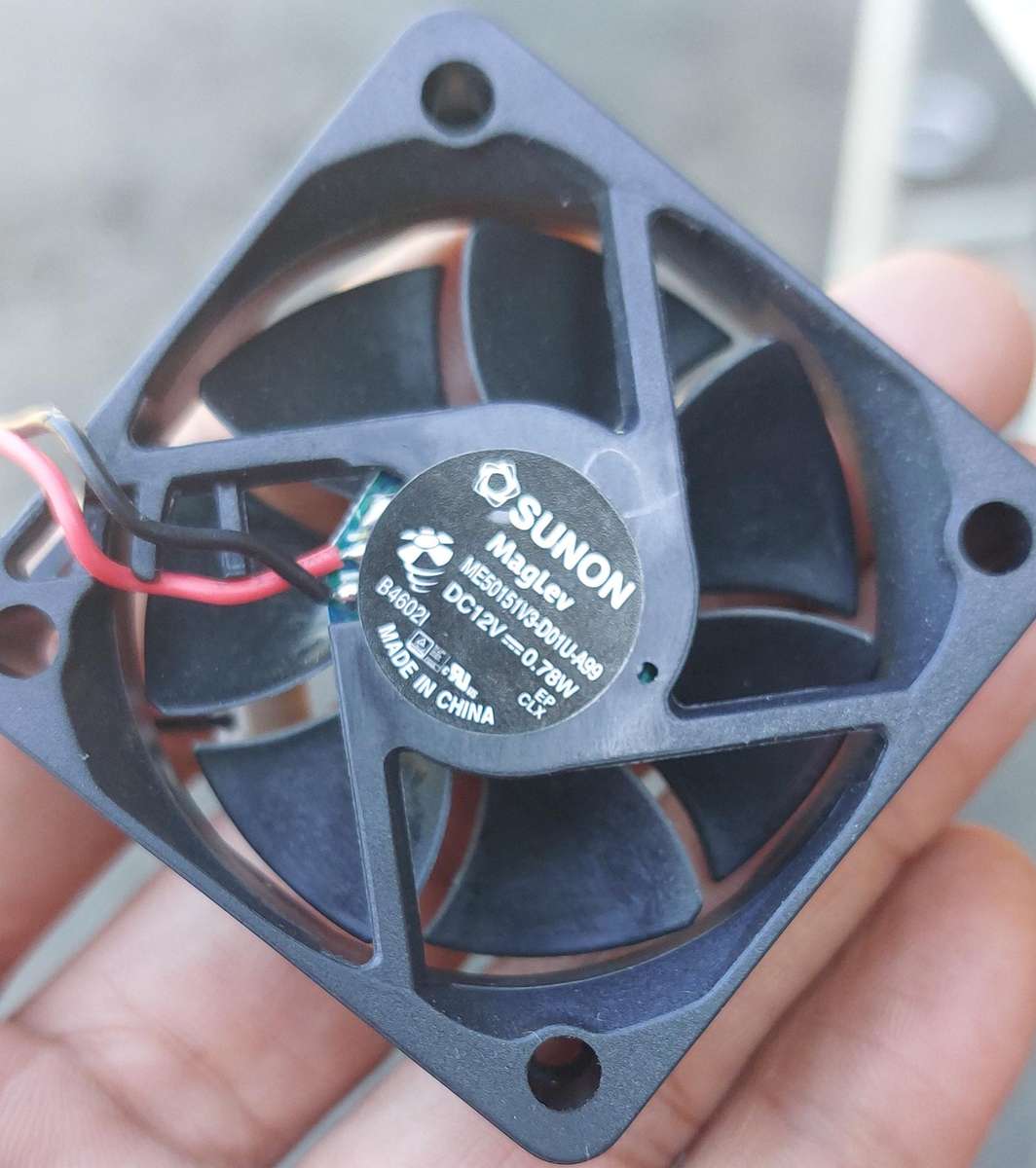 Small 12v fan