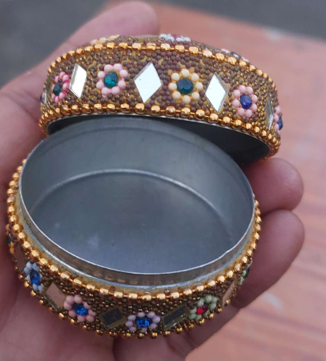 Beautiful vintage trinket box