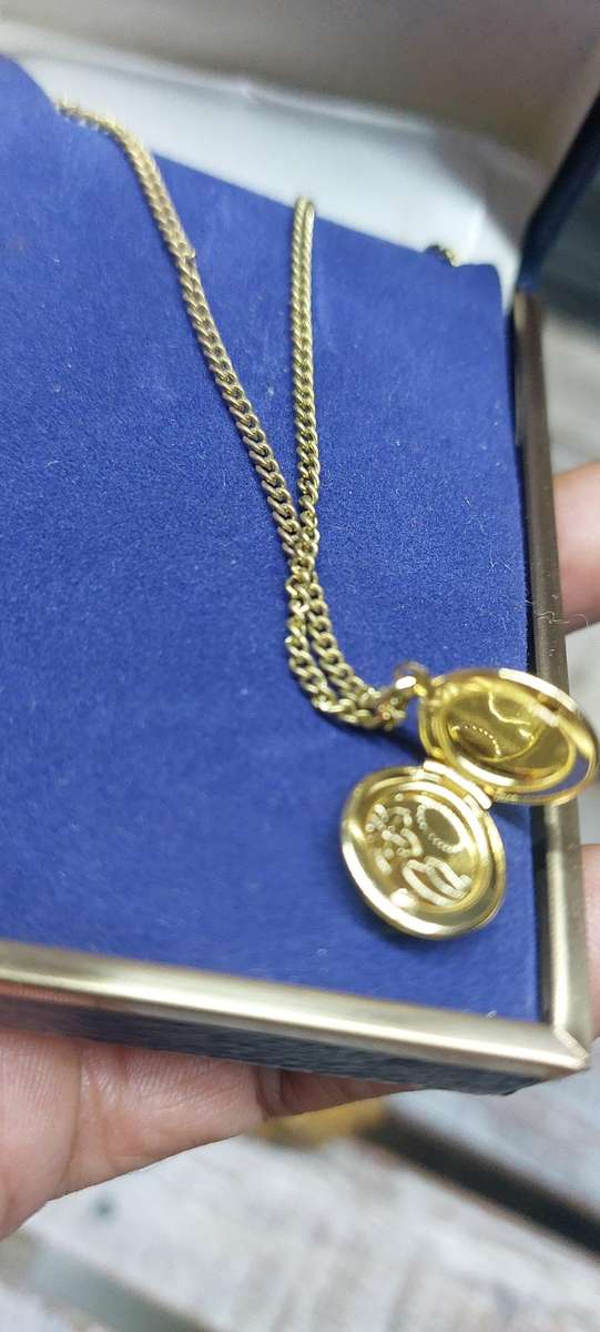 Vintage chain with locket pendant never used