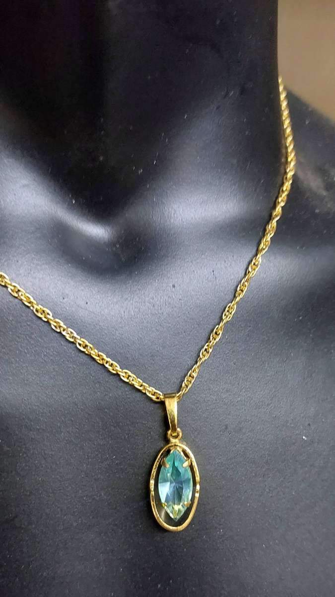 Vintage chain and pendant