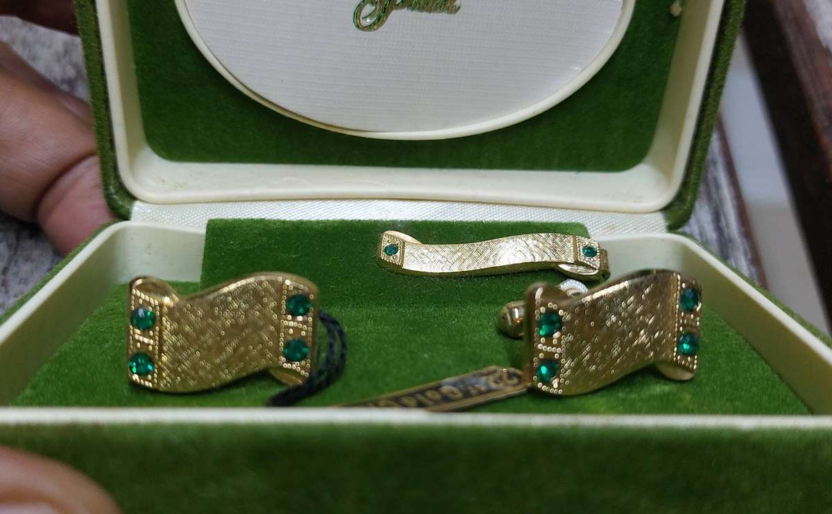 Vintage cufflinks never used