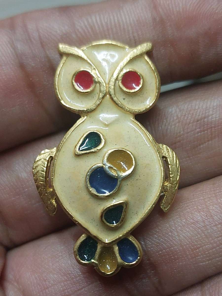 Vintage owl brooch never used