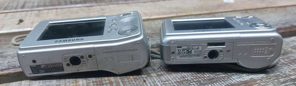2 x Samsung cameras sold as not working