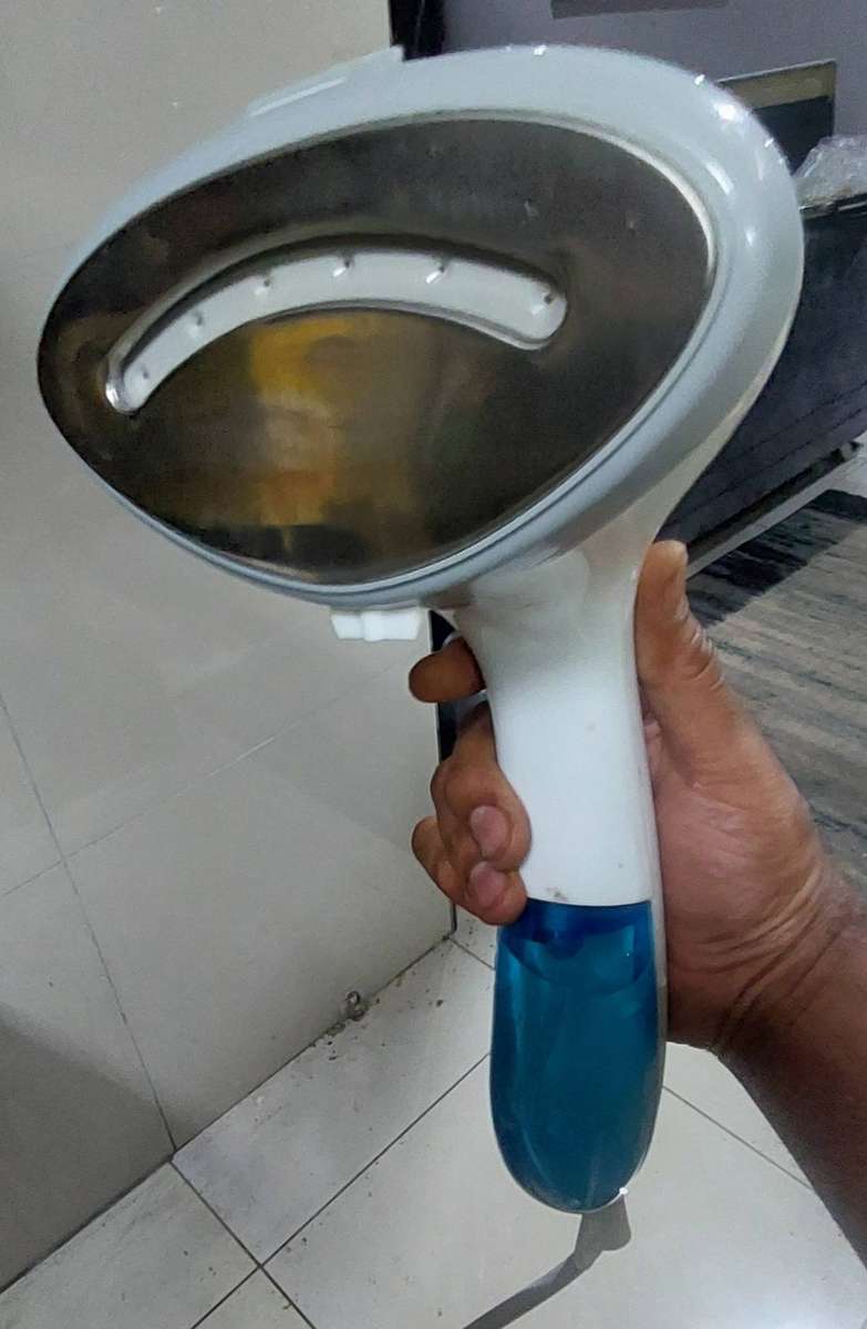 Genesis garment steamer read description