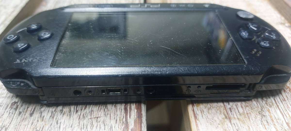 Psp street sold as not working or for spares