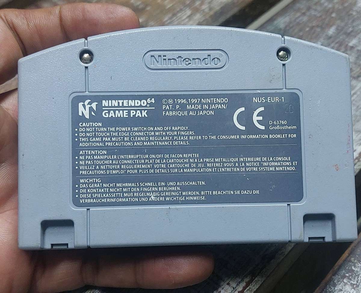 RARE Nintendo 64 game cartridge S.C.A.R.S. (Super Computer Animal Racing Simulation).