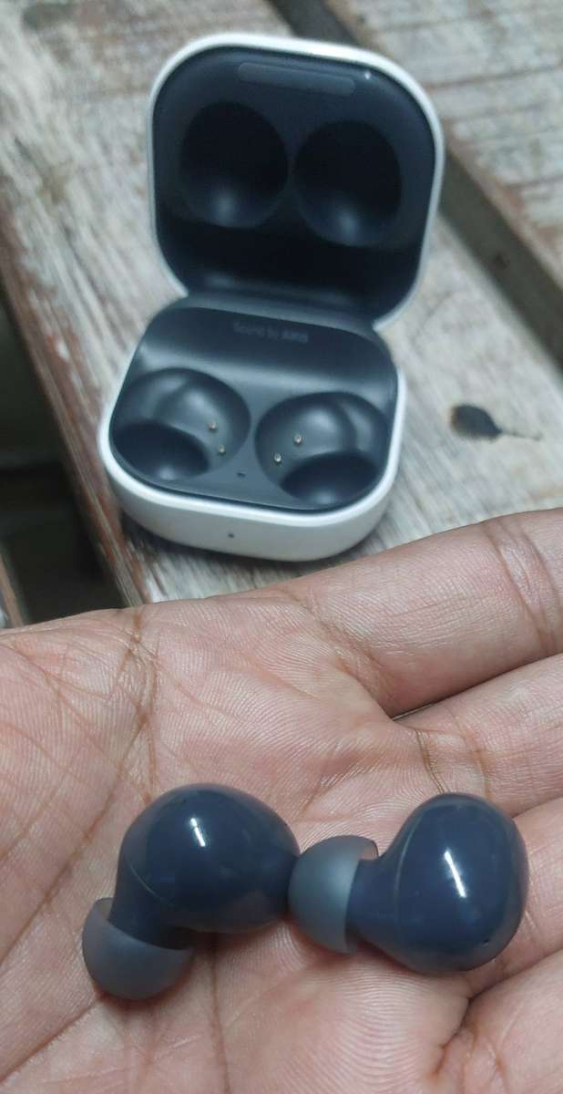 SAMSUNG GALAXY BUDS 2  SMR177