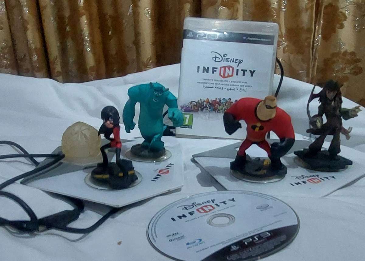 Disney infinity Playstation 3 game and assessories