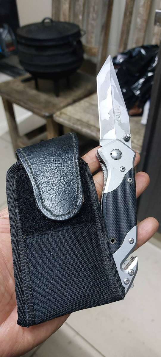 Emergency Folding Knife with Window Smasher & Seat Belt Cutter