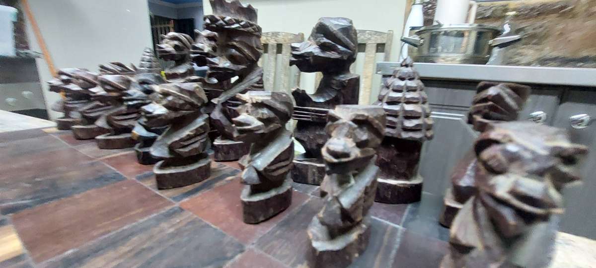 Vintage carved wooden chess set weight over 3 kgs