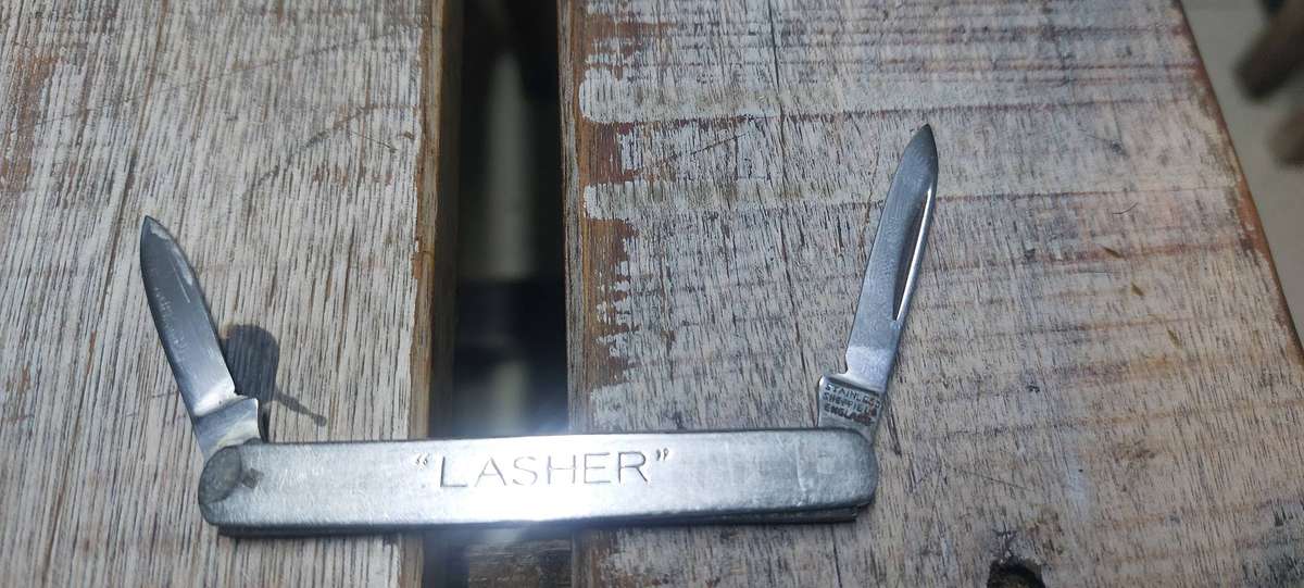 Vintage pen knife made SHEFFIELD ENGLAND razor sharp