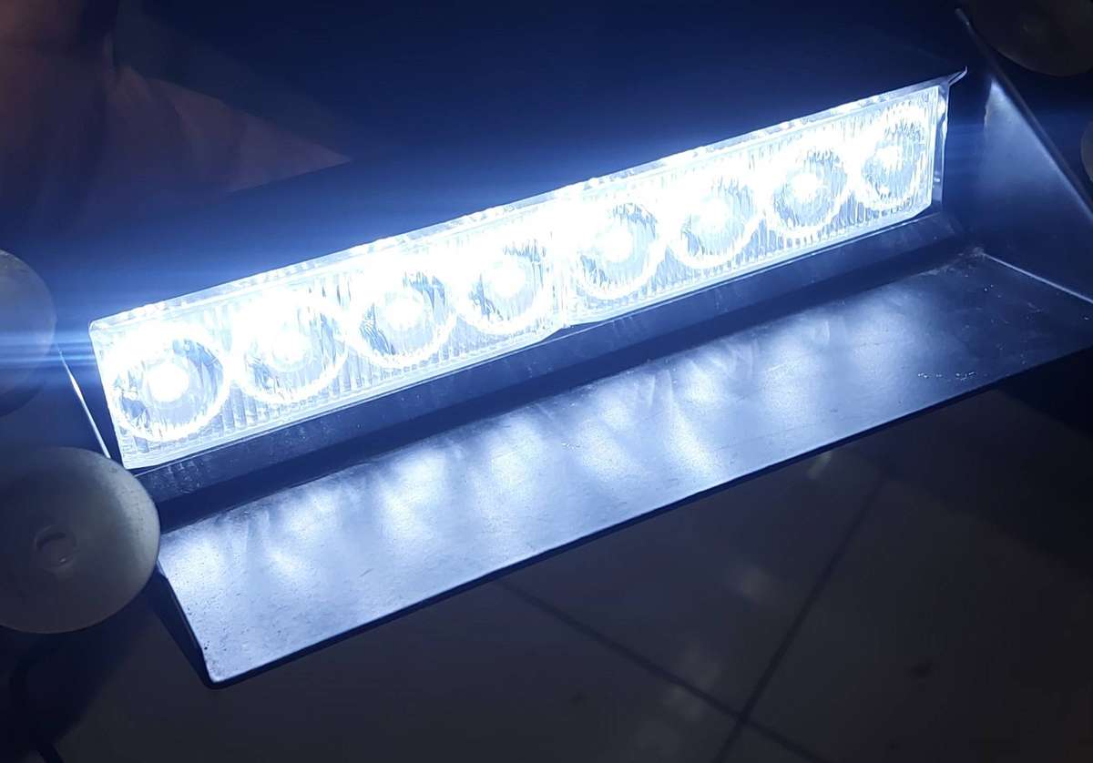 Emergency strobe light