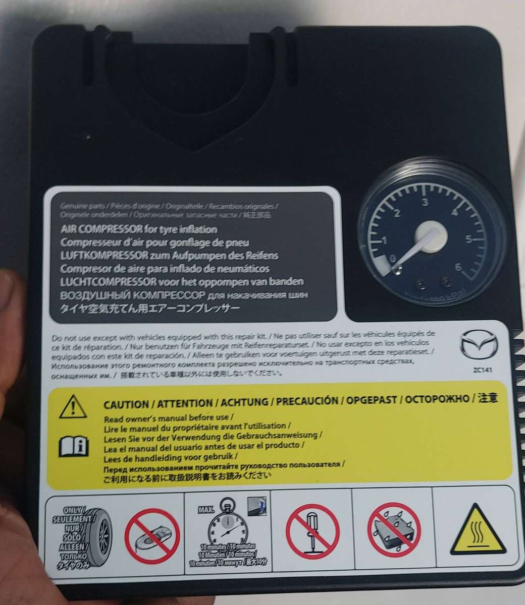 MAZDA 6 bar tyre air compressor