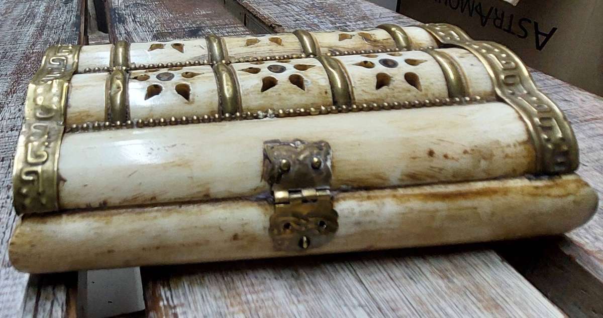 Vintage jewelry box.