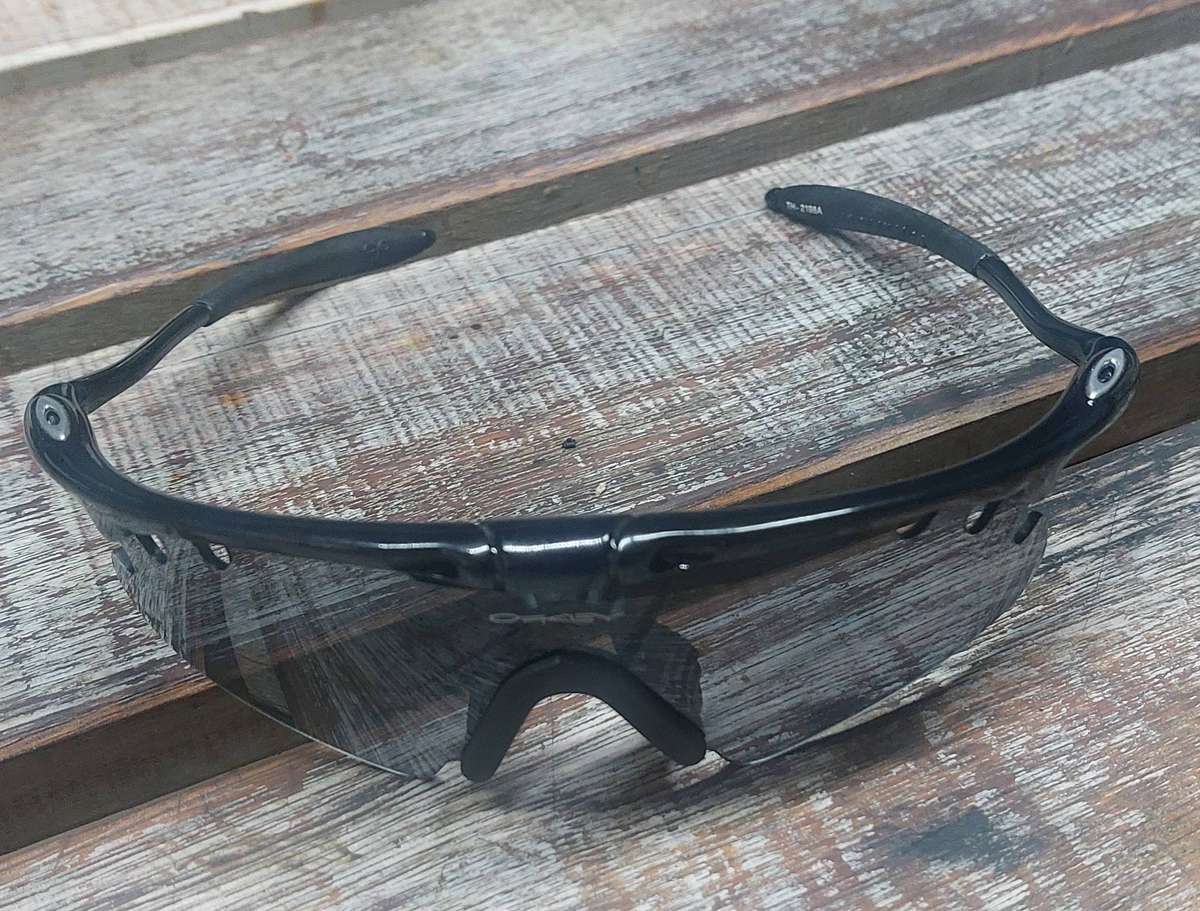 Vintage MADE IN  USA oakley mag m frame glasses only never used