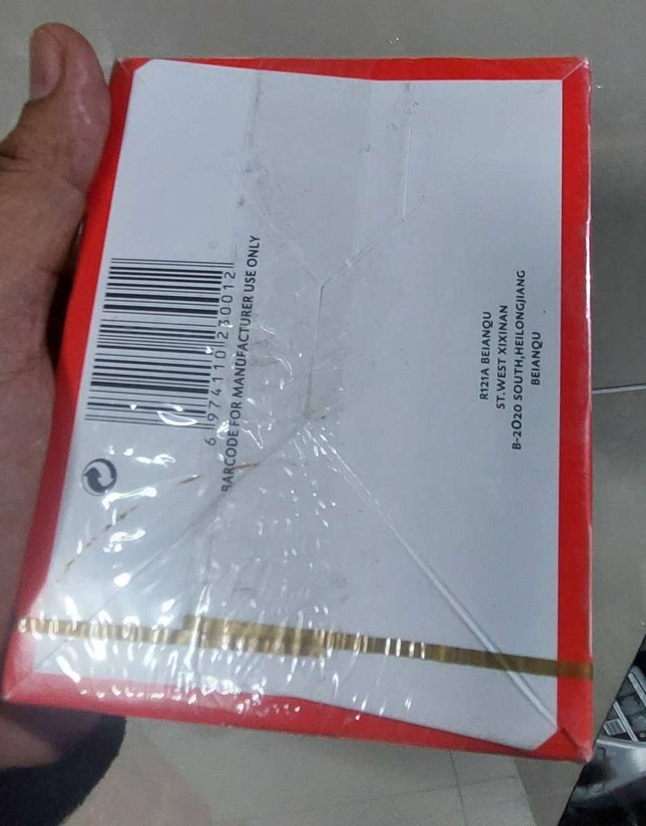 Sealed box of 50 packs rizla tobacco rolling paper