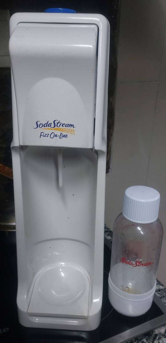 Soda stream machine with 1x bottle requires gas only
