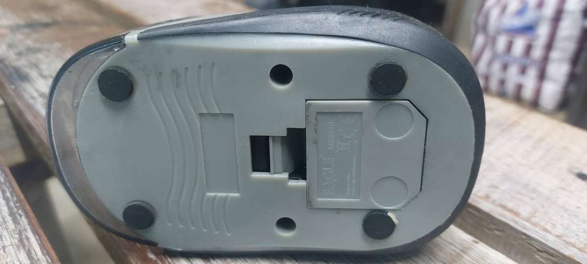 Vintage pencil sharpener works perfectly