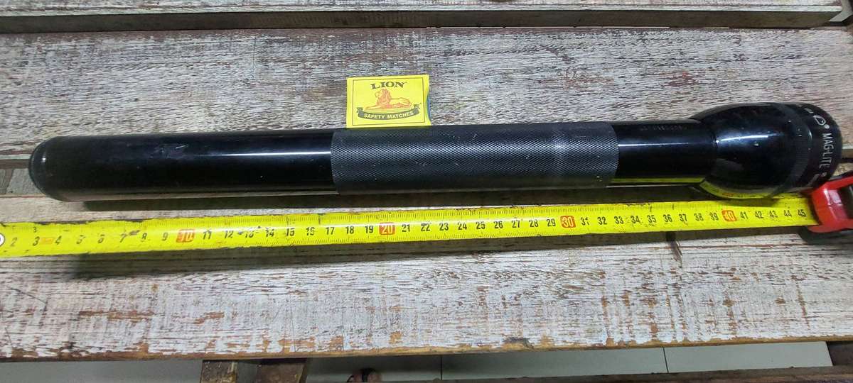 Faulty 43cm maglight torch