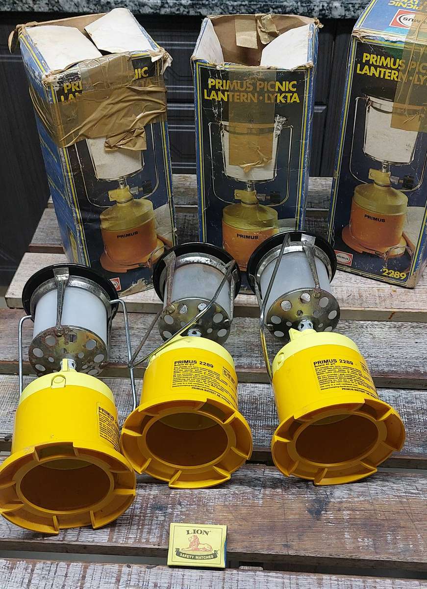Primus Picnic 2289 gas lamp.