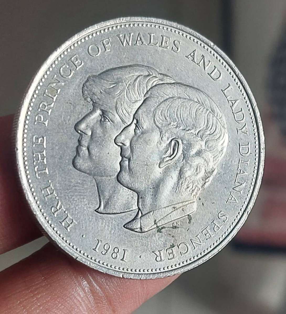 Collectable 1981 Royal Wedding Commemorative Crown Prince Charles and Lady Diana