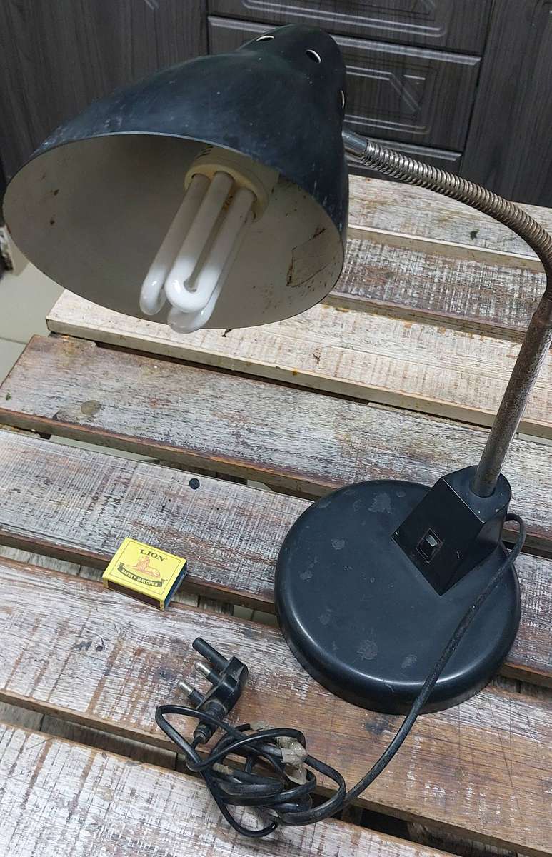 Large desk lamp works perfectly