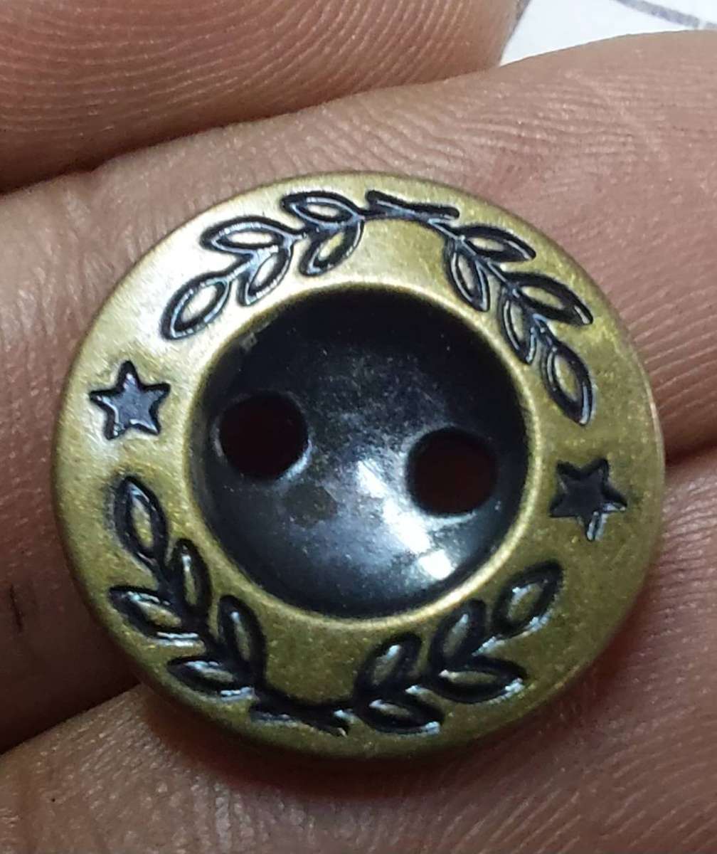 Heavy Vintage brass clothing buttons 1000 pieces bid for the bags