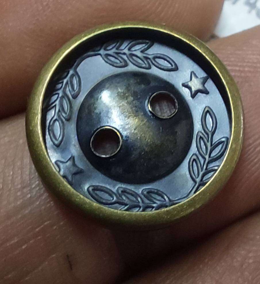 Heavy Vintage brass clothing buttons 1000 pieces bid for the bags