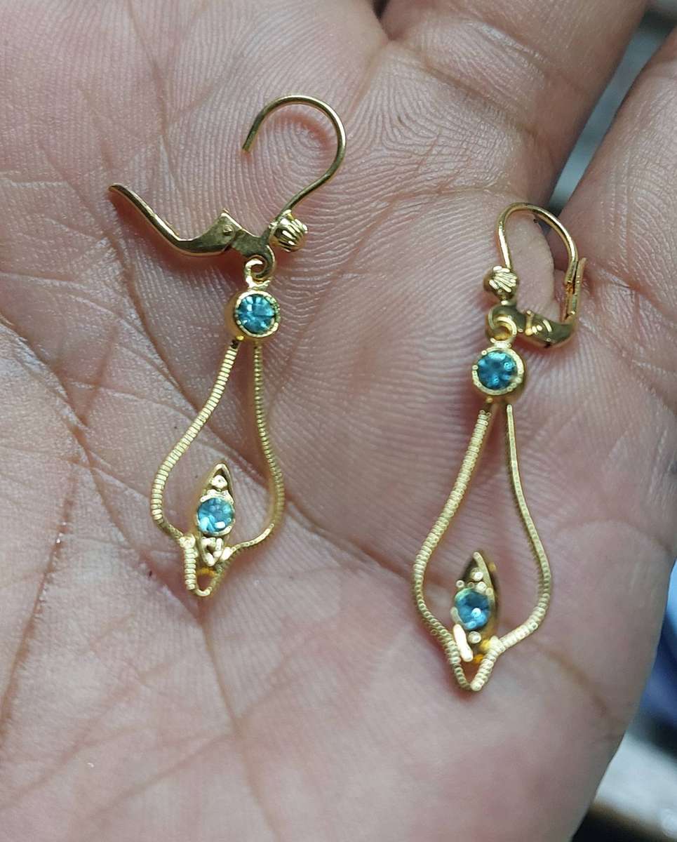 Vintage stunning earrings and matching pendant and rope chain