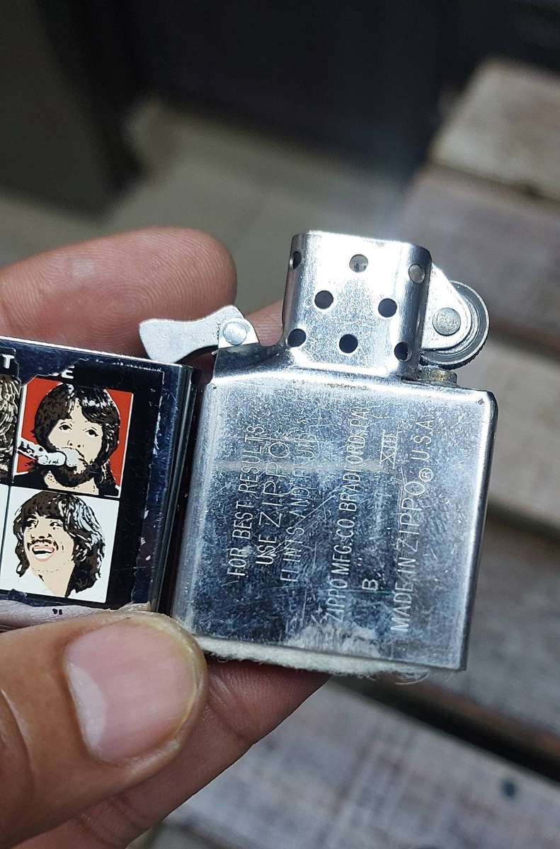 Vintage collectable beatles zippo lighter and Keychain in metal box