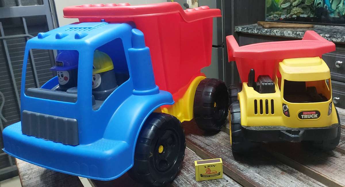 Massive kids toy dump trucks
