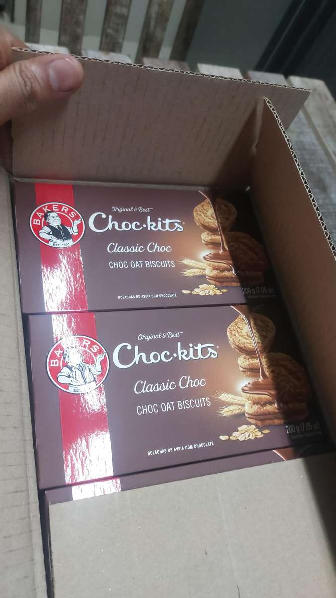 Bakers Choc.kits biscuits 6 x 200g boxs available buy per 200g box expiry in pictures